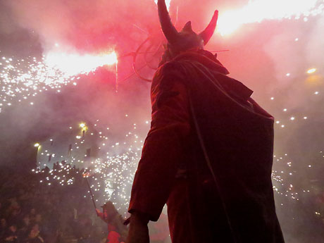 Fires 2018. La Beatufarra, descens del Beatusaure per les escales de la Catedral de Girona