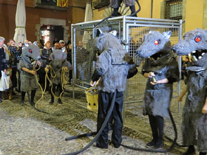 Fires 2018. La Beatufarra, descens del Beatusaure per les escales de la Catedral de Girona