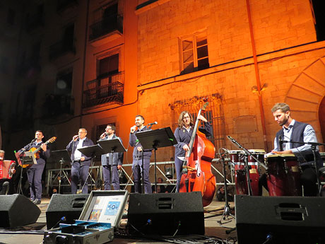 Fires 2018. Tradicional cantada d'havaneres a les escales de la Catedral pel grup Terra Endins
