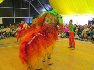 Fires 2018. Dansa del lleó (Wu Shi) a la plaça Miquel de Palol