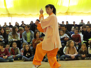 Fires 2018. Dansa del lleó (Wu Shi) a la plaça Miquel de Palol