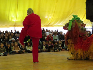 Fires 2018. Dansa del lleó (Wu Shi) a la plaça Miquel de Palol