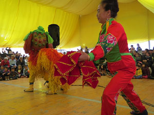 Fires 2018. Dansa del lleó (Wu Shi) a la plaça Miquel de Palol