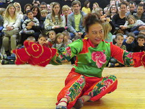 Fires 2018. Dansa del lleó (Wu Shi) a la plaça Miquel de Palol
