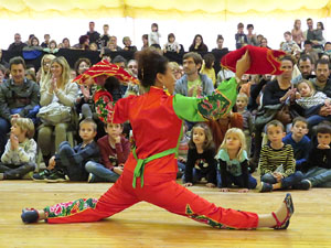 Fires 2018. Dansa del lleó (Wu Shi) a la plaça Miquel de Palol
