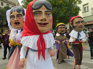 Fires 2018. 37a. Trobada de Gegants de Fires de Sant Narc&iacute;s. La cercavila