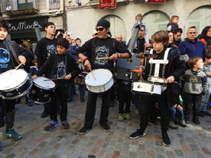 Fires 2018. Passejada de Fires de la Mula Baba i representació de titelles