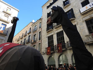 Fires 2018. Passejada de Fires de la Mula Baba i representació de titelles