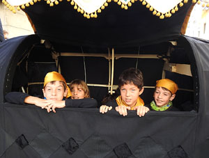 Fires 2018. Passejada de Fires de la Mula Baba i representació de titelles