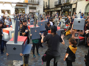 Fires 2018. Passejada de Fires de la Mula Baba i representació de titelles