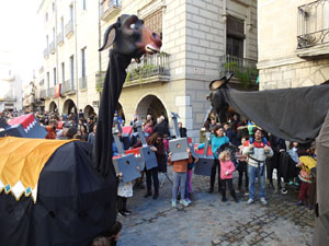 Fires 2018. Passejada de Fires de la Mula Baba i representaci&oacute; de titelles