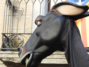 Fires 2018. Passejada de Fires de la Mula Baba i representaci&oacute; de titelles