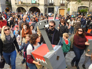 Fires 2018. Passejada de Fires de la Mula Baba i representaci&oacute; de titelles