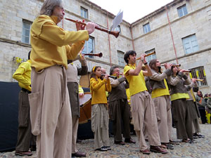 Fires 2018. Passejada amb els capgrossos de la ciutat i Fal&middot;lera Gironina