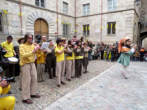 Fires 2018. Passejada amb els capgrossos de la ciutat i Fal&middot;lera Gironina