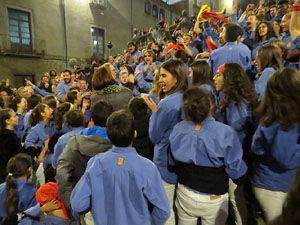 Fires 2018. Pujada d'un pilar per les escales de la Catedral, a c&agrave;rrec dels Marrecs de Salt