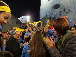 Fires 2018. Pujada d'un pilar per les escales de la Catedral, a c&agrave;rrec dels Marrecs de Salt