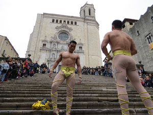 Rècord Guinness de pujar esglaons cap en cap a les escales de la Catedral