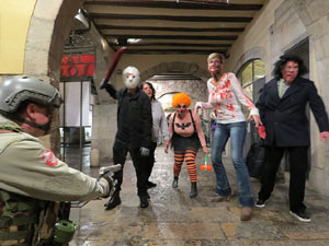 Fires 2018. 7a. Zombie Walk de Girona dins el festival Acocollona't