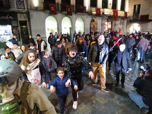 Fires 2018. 7a. Zombie Walk de Girona dins el festival Acocollona't