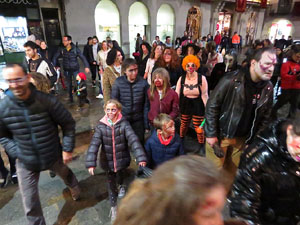 Fires 2018. 7a. Zombie Walk de Girona dins el festival Acocollona't