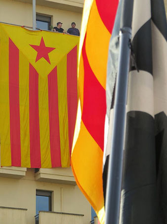 Estelada gegant a la pla&ccedil;a de l'U d'octubre del 2017