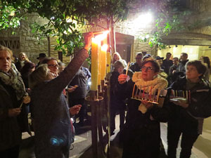 Nadal 2018 a Girona. Encesa de les llums de Hanukk&agrave; al pati dels Rabins
