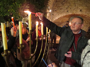 Nadal 2018 a Girona. Encesa de les llums de Hanukk&agrave; al pati dels Rabins