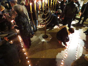 Nadal 2018 a Girona. Encesa de les llums de Hanukk&agrave; al pati dels Rabins