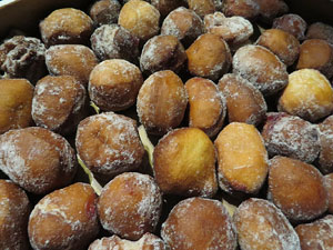 Nadal 2018 a Girona. Encesa de les llums de Hanukk&agrave; al pati dels Rabins