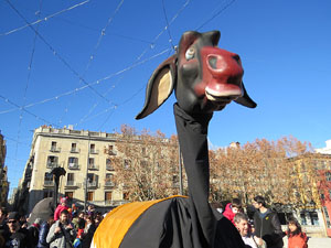 Nadal 2018 a Girona. Els Pastorets de la Mula Baba a la pla&ccedil;a del Pallol