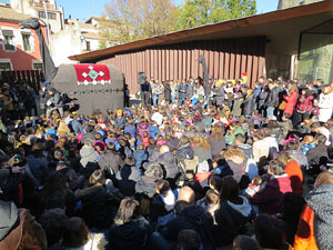 Nadal 2018 a Girona. Els Pastorets de la Mula Baba a la pla&ccedil;a del Pallol