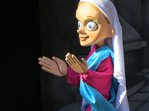 Nadal 2018 a Girona. Els Pastorets de la Mula Baba a la pla&ccedil;a del Pallol