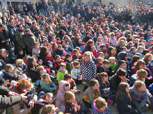 Nadal 2018 a Girona. Els Pastorets de la Mula Baba a la pla&ccedil;a del Pallol