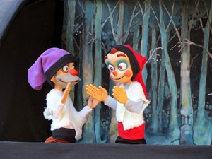 Nadal 2018 a Girona. Els Pastorets de la Mula Baba a la pla&ccedil;a del Pallol