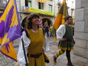 Fires de Sant Narc&iacute;s 2018. Toc de rams. Canvi dels rams de flors de les gegantes de Girona