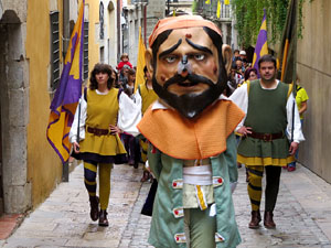 Fires de Sant Narc&iacute;s 2018. Toc de rams. Canvi dels rams de flors de les gegantes de Girona