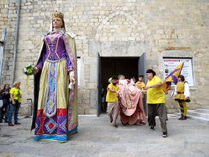 Fires de Sant Narc&iacute;s 2018. Toc de rams. Canvi dels rams de flors de les gegantes de Girona
