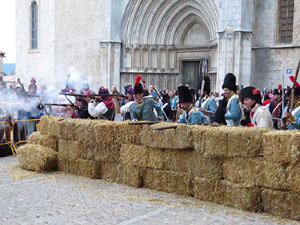 XI Festa Reviu els Setges Napole&ograve;nics de Girona. Combats a la pla&ccedil;a dels Ap&ograve;stols