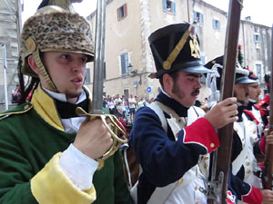 XI Festa Reviu els Setges Napole&ograve;nics de Girona. Combats a la pla&ccedil;a dels Ap&ograve;stols