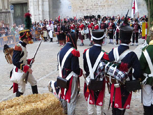 XI Festa Reviu els Setges Napole&ograve;nics de Girona. Combats a la pla&ccedil;a dels Ap&ograve;stols