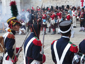 XI Festa Reviu els Setges Napole&ograve;nics de Girona. Combats a la pla&ccedil;a dels Ap&ograve;stols