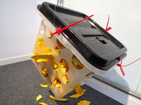 Delphine Labedan. Democr&agrave;cia perforada