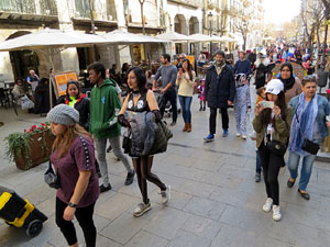 Carnestoltes 2019 a Girona. Disfresses i cercavila pels carrers del Barri Vell