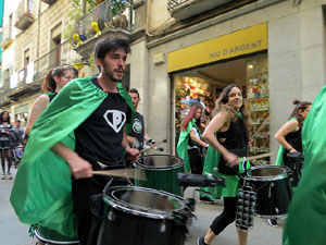 Carnestoltes 2019 a Girona. Disfresses i cercavila pels carrers del Barri Vell