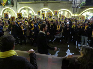 Concentraci&oacute; a la pla&ccedil;a del Vi per la llibertat dels presos pol&iacute;tics, amb Miquel Riera, director adjunt de El Punt Avui