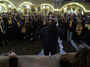 Concentraci&oacute; a la pla&ccedil;a del Vi per la llibertat dels presos pol&iacute;tics, amb Miquel Riera, director adjunt de El Punt Avui