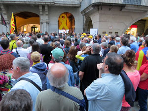 Concentraci&oacute; a la pla&ccedil;a del Vi per la independ&egrave;ncia i la llibertat dels presos pol&iacute;tics