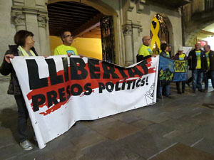 Concentraci&oacute; a la pla&ccedil;a del Vi per la llibertat dels presos pol&iacute;tics, amb Cims per la Llibertat