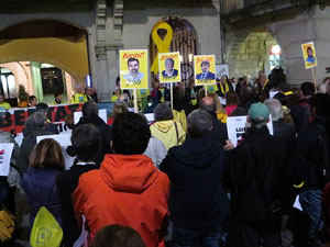 Concentraci&oacute; a la pla&ccedil;a del Vi per la llibertat dels presos pol&iacute;tics, amb Cims per la Llibertat